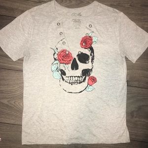 V-cut skeleton t-shirt